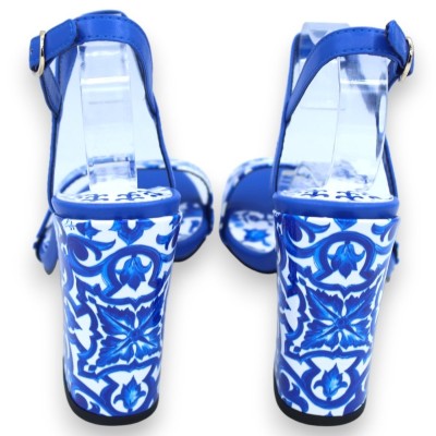 Sandalen met hoge hak van geverfd gelakt leer, ca. h 10 cm. Maat 38 - Blauwe Siciliaanse majolica, witte achtergrond - 