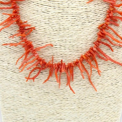 Collier avec brins de Corail Bambou - Longueur environ 60 cm - 
