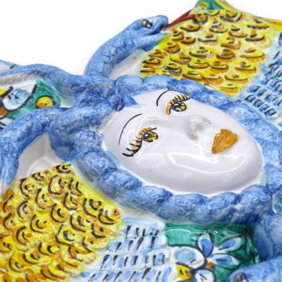 Trinacria in ceramica Caltagirone, h 40 x 40 cm ca. decoro barocco e floreale, fondo verderame - 