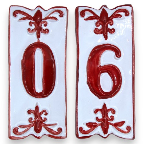 Hausnummern aus feiner sizilianischer Keramik – H ca. 14 x 6 cm. (1 Stück) Rot mit 2 Optionen - 