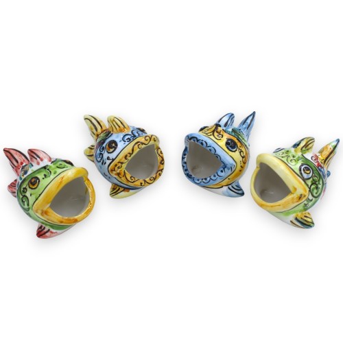 Ryba z ceramicznym uchwytem na wykałaczki Caltagirone z otwartymi ustami - dł. 11 x wys. 8 cm ok. (1 szt.) Dekoracja i l