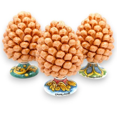Piña de pino siciliano Caltagirone, altura aprox.15 cm. (1 pieza) Coral con decoración de tallo al azar - 