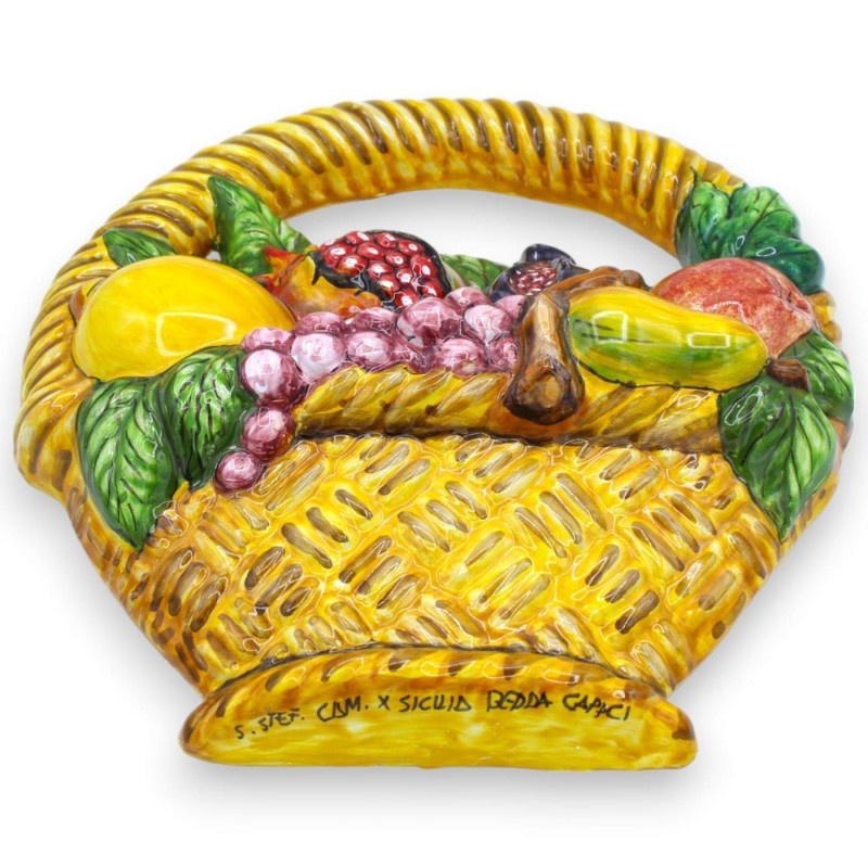 Cesta Paniere Appendino in pregiata ceramica Siciliana, h 30 x 27 cm ca. Composizione di frutta - 