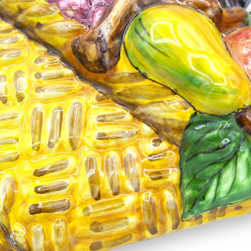 Cesta Paniere Appendino in pregiata ceramica Siciliana, h 30 x 27 cm ca. Composizione di frutta - 