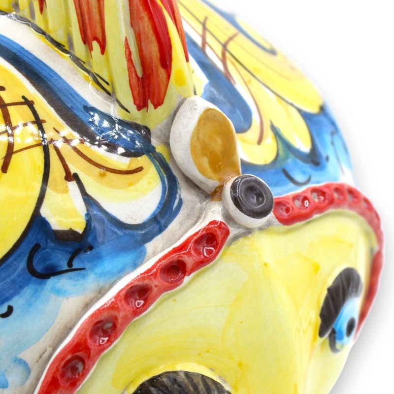 Caltagirone keramische kogelvis - h 23 x 27 x 20 cm ongeveer. Barokke decoratie op een blauwe achtergrond en rode detail
