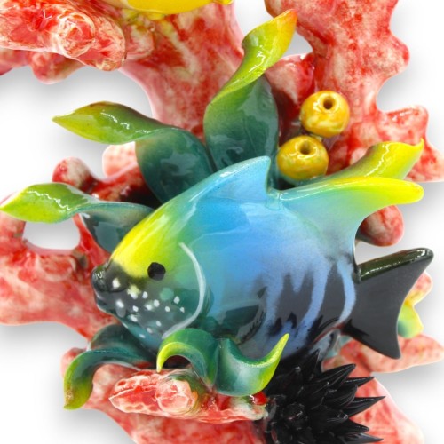 Coral with Marina composition in precious ceramic entirely made and decorated by hand - Measures approx. 30x20 cm. CPR m 2