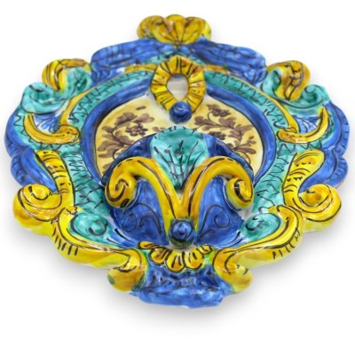 Sycylijska ceramiczna kropielnica - wys. 30 cm x dł. 21 cm ok. XVII-wieczna dekoracja na zielonym, niebieskim i żółtym t