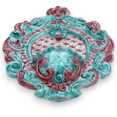 Bénitier en céramique sicilienne - h 30 x L 20 cm environ. fond vert et bordeaux, décoration dentelle MD1 - 