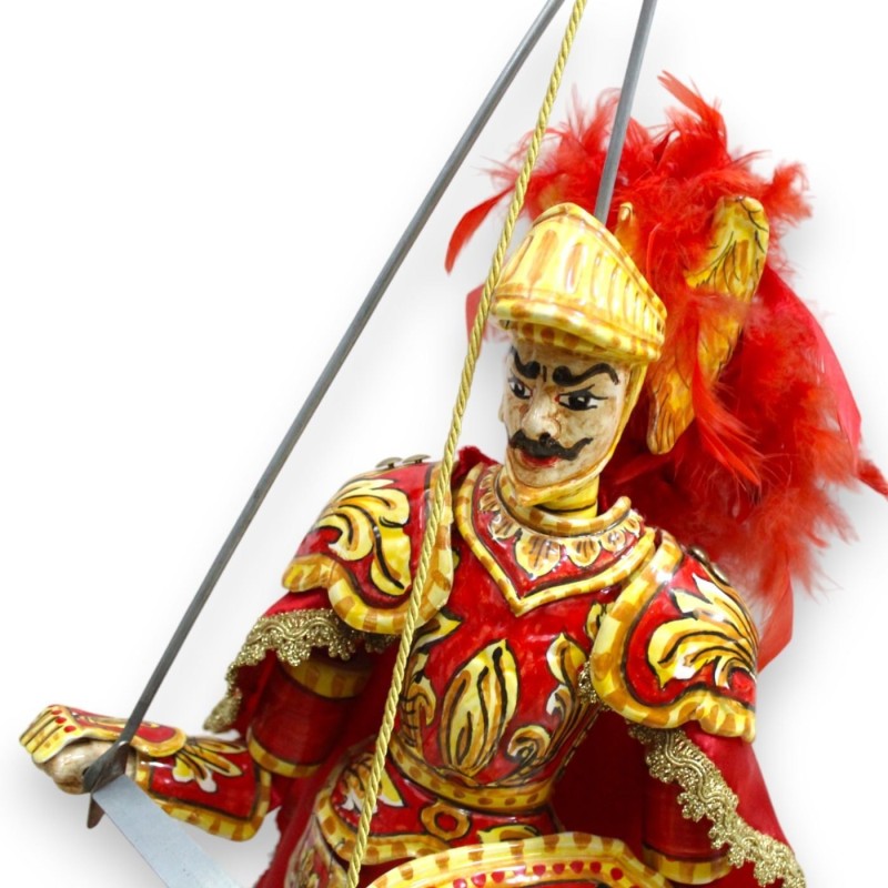 Fantoche siciliano, Paladino em cerâmica Caltagirone, h aproximadamente 80 cm. Linha carolíngia, base em pedra lávica - 