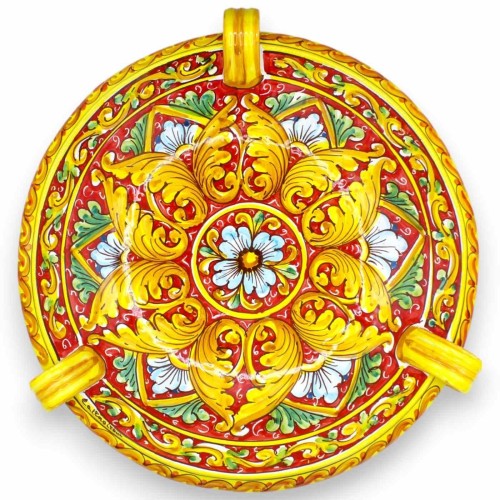 Centro de fruteira com alças, cerâmica Caltagirone, Ø aproximadamente 40 cm. (1pc) fundo vermelho, decoração barroca e f 2