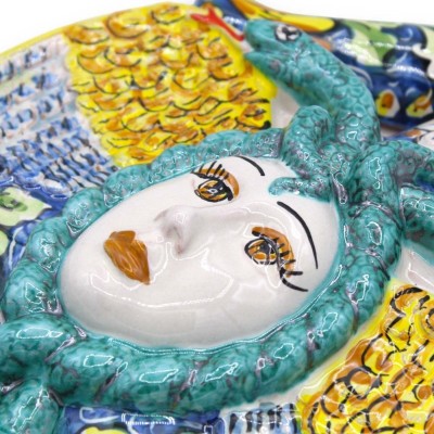 Trinacria in ceramica Caltagirone, h 40 cm ca. fondo blu decoro barocco verde e giallo - 