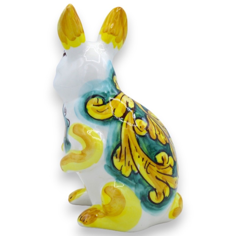 Stehender Hase aus Caltagirone-Keramik, H ca. 14 x 10 cm. Grünspan-Barockdekoration und Palmette - 