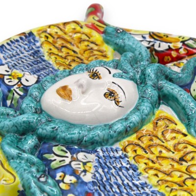 Trinacria de cerámica de Caltagirone, altura aprox.40 cm. Decoración azul, verde y burdeos, limón, flores y tuna. - 