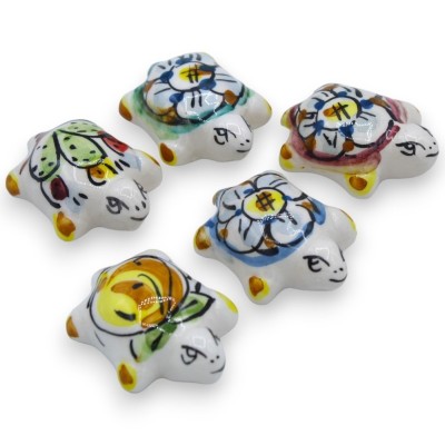 Caltagirone Ceramic Mignon Turtle, L 5 cm ca. (1st) slumpmässig dekoration och färg - 