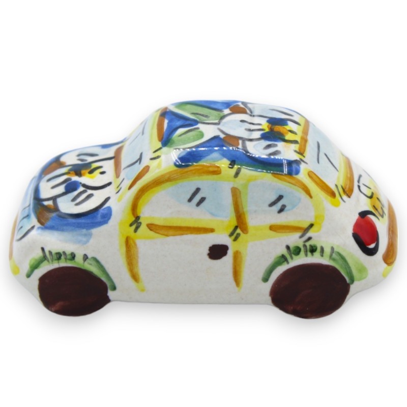 Véhicule en céramique Cinquecento Caltagirone, L 8 cm environ. (1 pièce) 3 options de couleurs - 