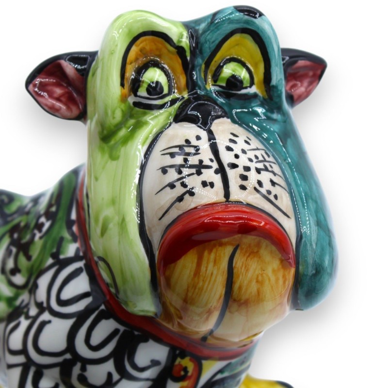 Perro Pug de cerámica Caltagirone, H 13 x 18 cm aprox. Decoración moderna serie ÉLITE. - 