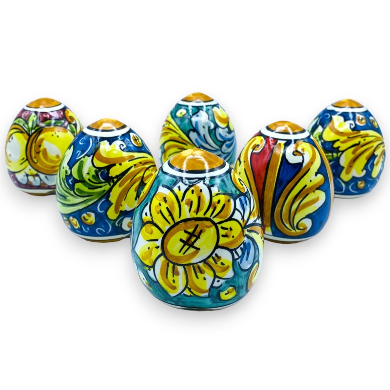 Egg in fine Caltagirone ceramic, height about 9 cm, assorted decorations - 