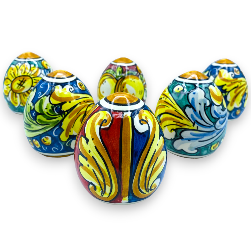 Jajko z delikatnej ceramiki Caltagirone, wysokość ok. 9 cm. (1 szt.) losowa dekoracja i kolor - 