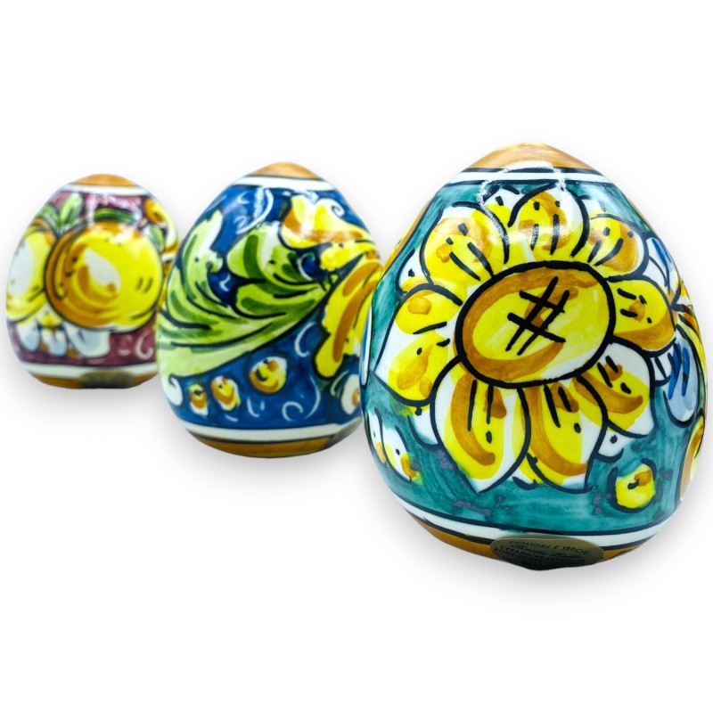 Jajko z delikatnej ceramiki Caltagirone, wysokość ok. 9 cm. (1 szt.) losowa dekoracja i kolor - 