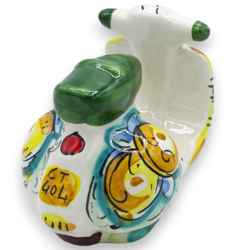 Vespa keramiek voertuig Caltagirone - L 12 cm ca. (1 st) Met 2 kleuropties en willekeurige decoratie - 