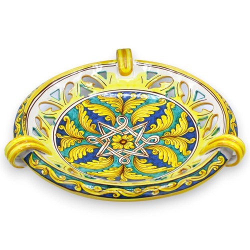 Perforiertes Obstschalen-Mittelstück mit Griffen, Caltagirone-Keramik, Ø ca. 40 cm. (1 Stück) Band und Palmette - 