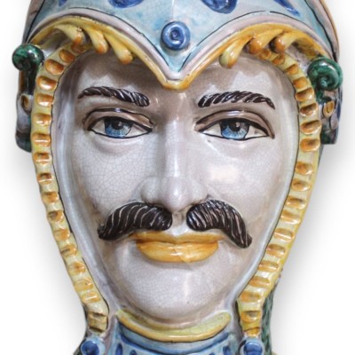 Lampe frontale Paladin, céramique de Caltagirone, environ h 80 cm. Effet craquelé et finition martelée à l'arrière du ca