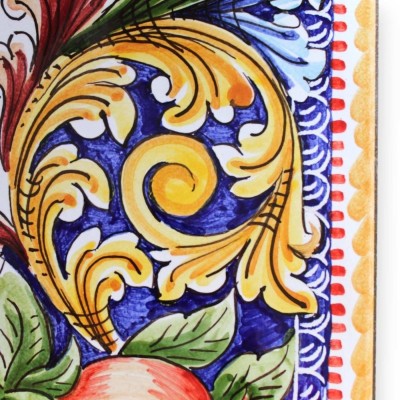 Vierkante tafel in lavasteen (inclusief smeedijzeren structuur), ca. L 65 x 65 cm. fruit-, barok- en Siciliaanse karrenv