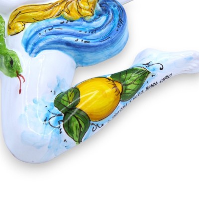 Trinacria in fine Sicilian ceramic, approx. 30 cm high. White, Lemons and Pomegranate decoration - 