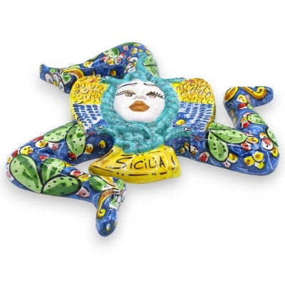 Trinacria en céramique Caltagirone, h 34 cm x 33 l environ. décor de lames de figue de Barbarie sur fond bleu - 