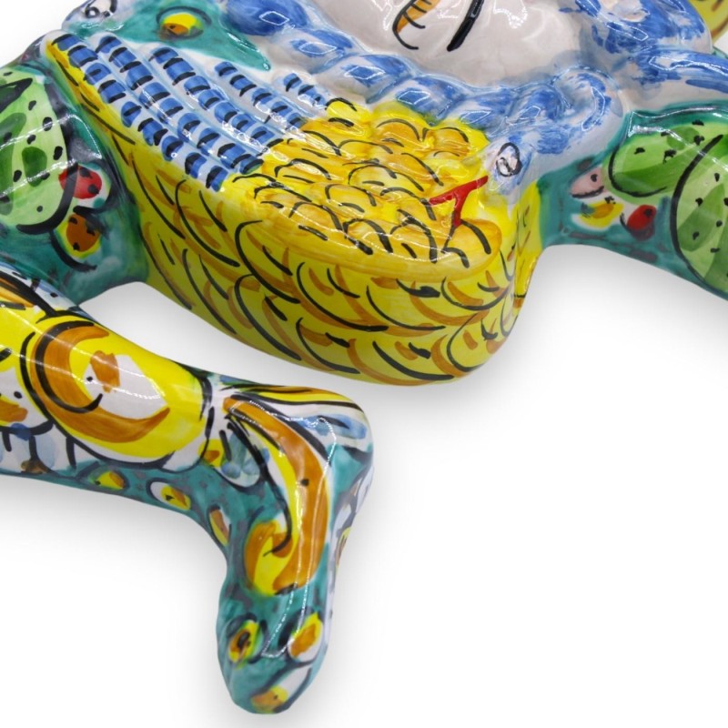 Trinacria ceramica Caltagirone, h 35 cm ca. decoro limoni e pale di ficodindia, fondo verderame - 