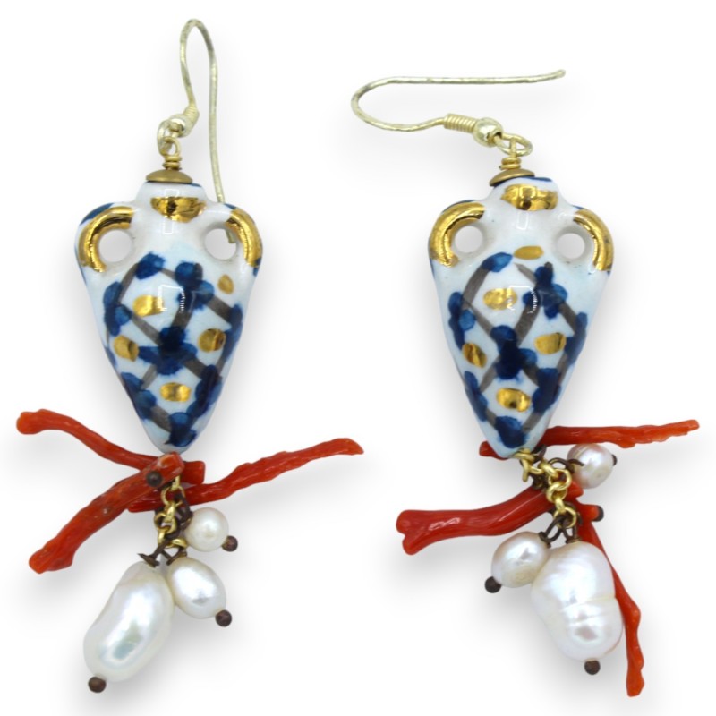 Caltagirone Amphora ceramic earrings, approx. h 7 cm. with scaramazza pearl, bamboo coral and 24k pure gold enamel - 