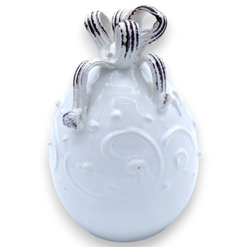 Clara de huevo con cinta de cerámica fina, altura aprox.15 cm. Decoración de estilo barroco en relieve. - 