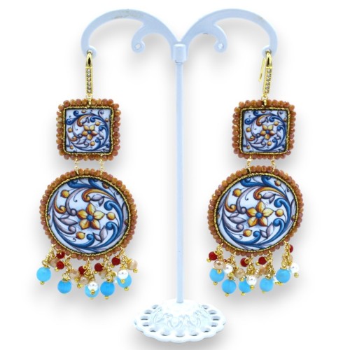 Boucles d'oreilles avec double carreau de pierre de lave, h environ 9 cm. Ocre, majolique sicilienne et fleurs -  2