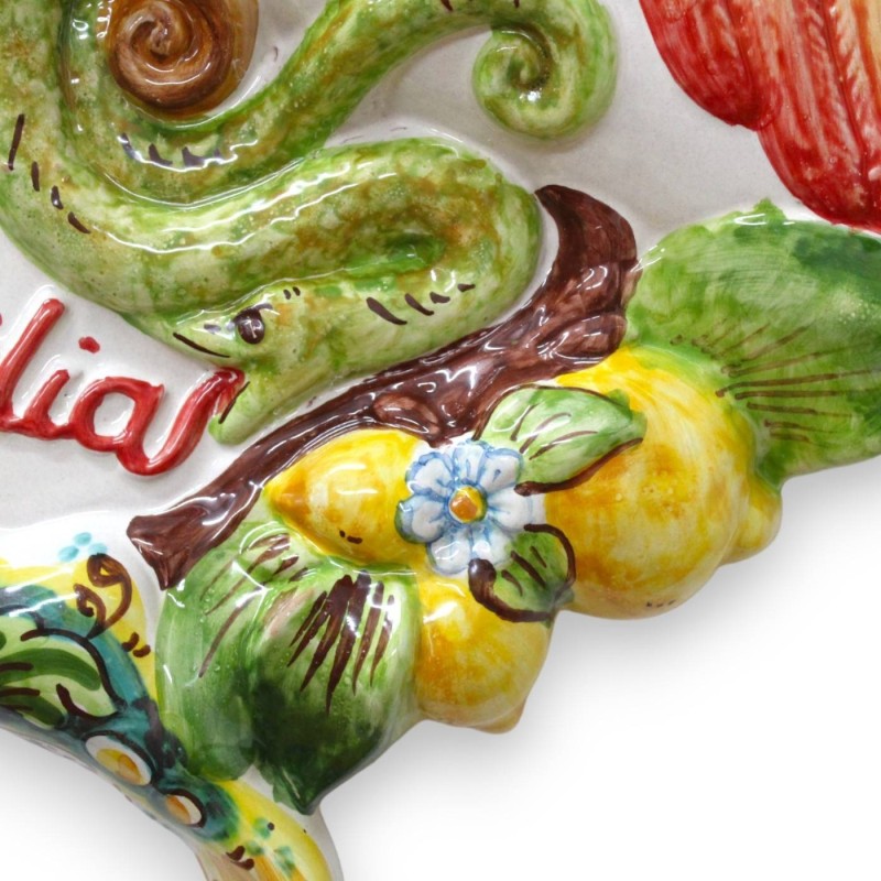 Riesige Trinacria aus Caltagirone-Keramik, ca. 62 cm hoch. Barockes Obst- und Blumendekor. - 