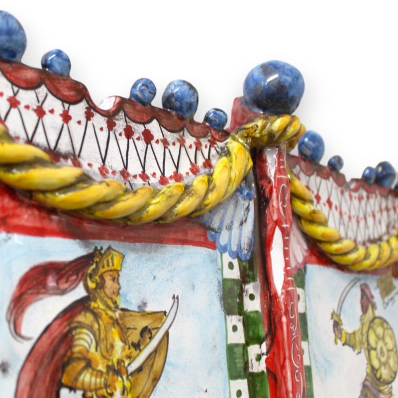 Zijkant van Siciliaanse kar in Caltagirone-keramiek - L 60 h 35 cm ongeveer. Siciliaanse Paladins-decoratie - 