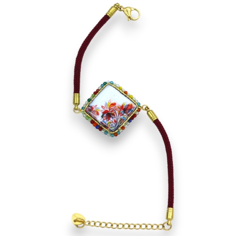 Pulsera con baldosas de piedra volcánica, cordón de tela burdeos, largo unos 25 cm. Cierre de acero MD2 - 