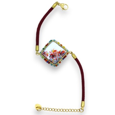 Bracelet avec carreau de pierre de lave, cordon en tissu bordeaux, L environ 25 cm. Fermeture en acier MD2 - 