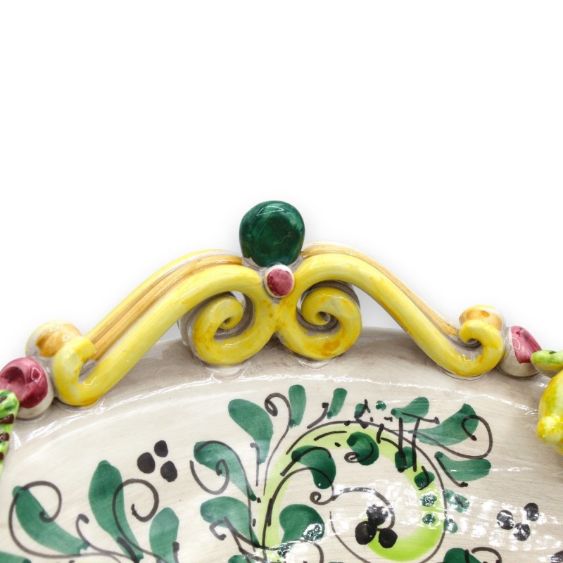 Centrotavola Fruttiera in ceramica Caltagirone, Ø 37 cm ca. decoro '600 verde e applicazioni di fiori e limoni -  Centrotavola Fruttiera in ceramica Caltagirone, Ø 37 cm ca. decoro '600 verde e applicazioni di fiori e limoni -