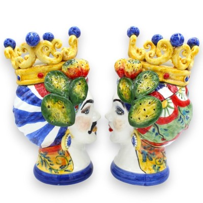 Têtes de lande siciliennes (paire) h environ 25 cm Céramique de Caltagirone, à décor de couronne, figue de Barbarie et c