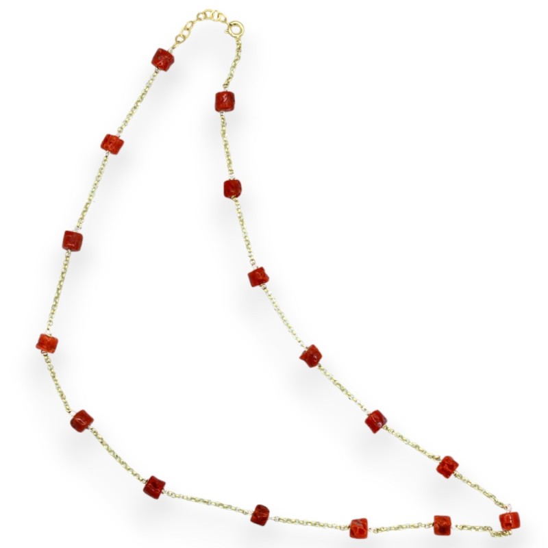 925 Silver choker halsband, L ca 54 cm. Guldpläterad, med korallcylindrar - 