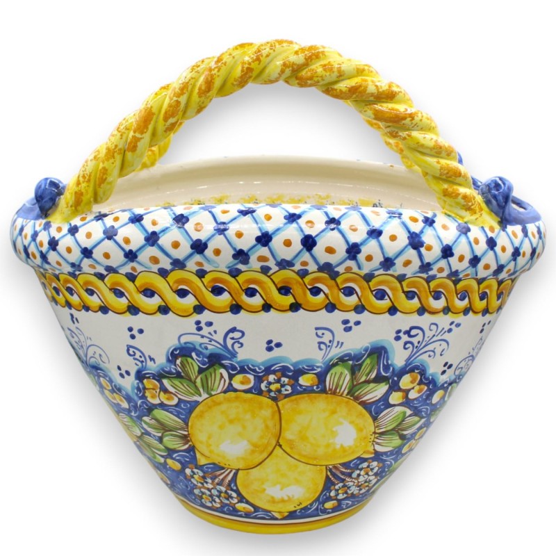 Coffa siciliana en cerámica de Caltagirone, L 45 x h 40 cm aprox. Mangos de torchón, decoración de limón y trenza. - 