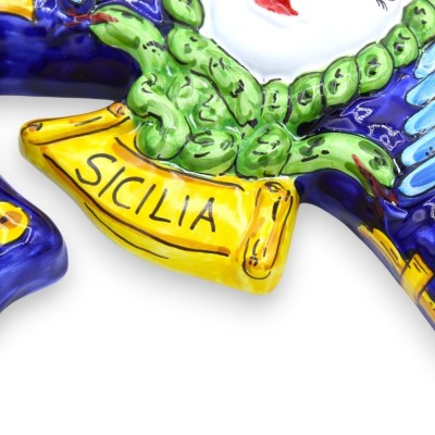 Trinacria in pregiata ceramica Siciliana, h 36 cm ca. Blu, decoro Barocco giallo/verde - 
