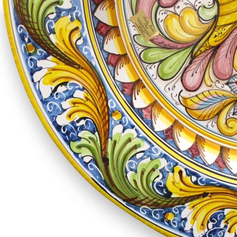 Ozdobny talerz z brzegiem z ceramiki Caltagirone Ø ok. 55 cm. Dekoracja popiersia paladyna w stylu barokowym, niebieskie