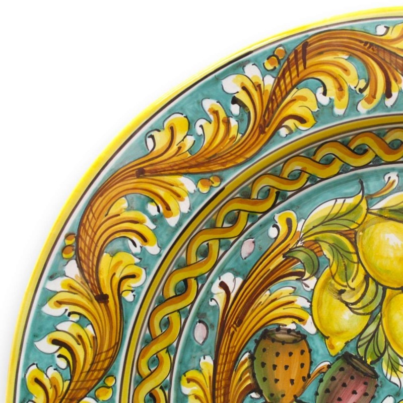 Piatto Ornamentale a falda, ceramica Caltagirone Ø 55 cm ca. decoro barocco e frutta, fondo verderame - 