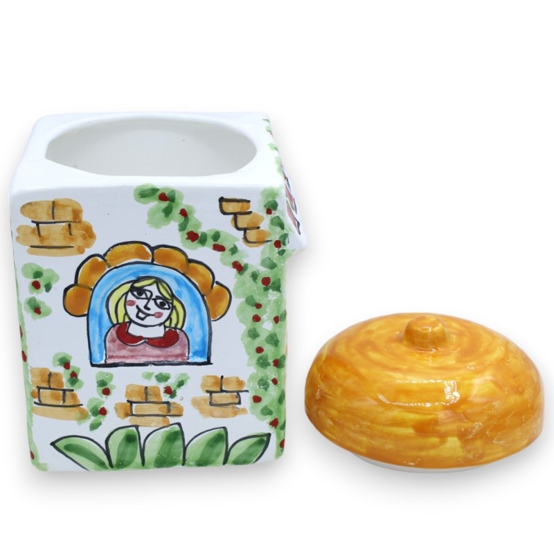 Koekenpot met koepelvormig deksel, in Siciliaans keramiek, ca. 23 cm hoog. Woondecoratiemodel - 