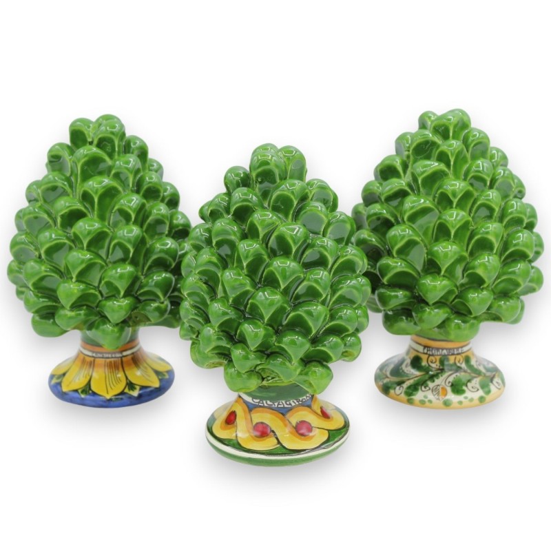 Piña de pino siciliano Caltagirone, altura aprox. (1 unidad) Inmersión verde bosque con tallo de decoración aleatoria - 