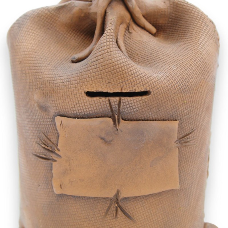 Tirelire en forme de sac, en céramique fine sicilienne, environ h 20 x 14 cm. - 