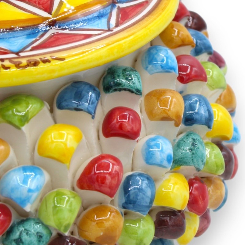 Pot à biscuits ou boîte à bijoux en pomme de pin sicilienne en céramique de Caltagirone, Ø 18 / 20 et h environ 18 cm. M