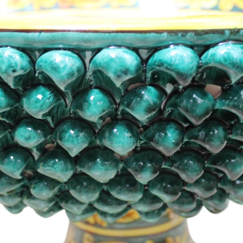 Centro de mesa con soporte de piñas de cerámica Caltagirone, Ø aprox. Cardenillo, decoración barroca, palmeta y flor. - 
