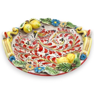 Caltagirone keramiskt mittstycke, Ø ca 33 cm. med applikationer av citroner, blommor och blad, röd 1600-talsdekor - 